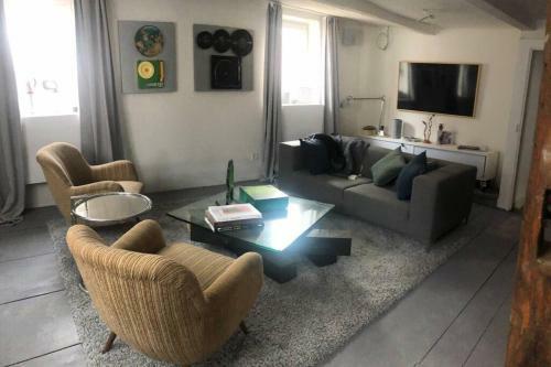 Apartamento Design-etage 130 Qm Im Kunsthaus - Mit E-auto-ladestation Ab Juni 21