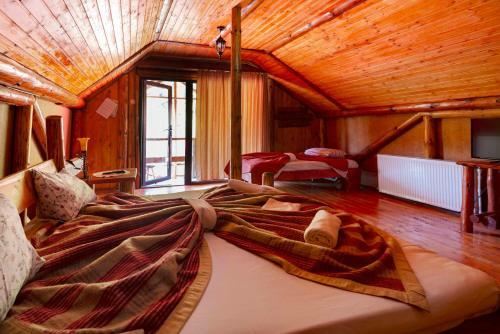 Hostal Raiul De Pe Rau
