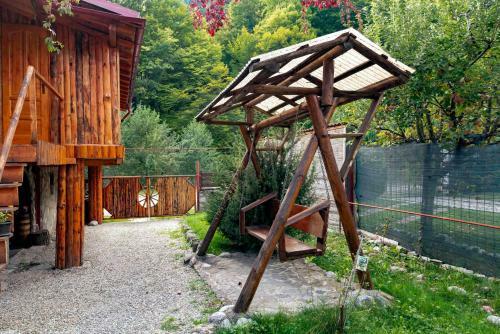 Hostal Raiul De Pe Rau