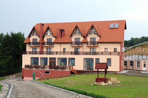 Hostal Pension Poiana Marului