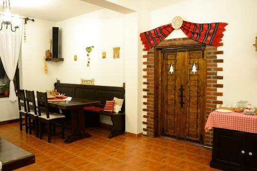 Hostal Pensiunea Hora Cu Brazi