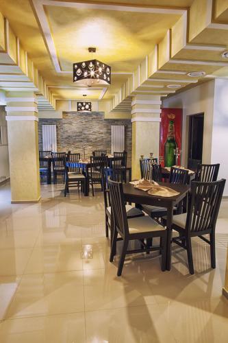 Hostal Pensiunea Contour