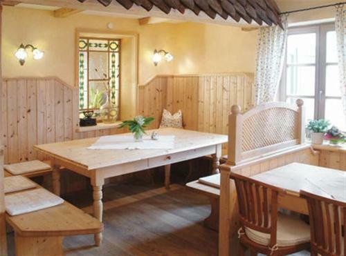 Hostal Altm�hlklause