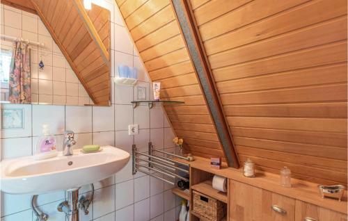 Awesome Home In Friedrichskoog With Wifi And 2 Bedrooms