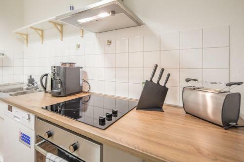 Spacious Apartment In Hamburg For 12