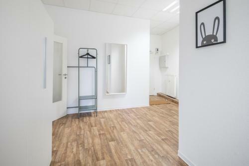 Spacious Apartment In Hamburg For 12