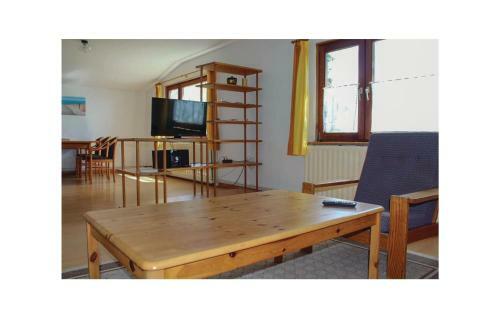 Four-bedroom Apartment In Hedwigenkoog