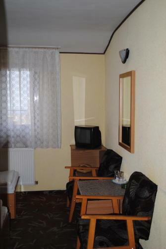 Hotel West