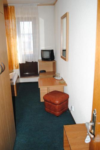 Hotel West