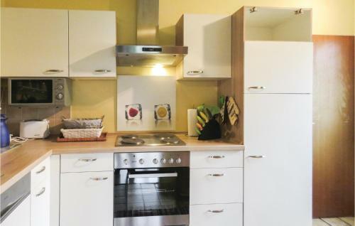 Two-bedroom Holiday Home In Holtgast/utgast