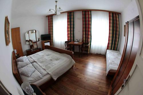 Hostal Pension Bohemia
