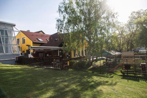 Hostal Penzion Vila Tenis