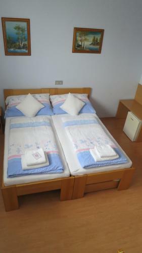 Hostal Penzion U Splavu