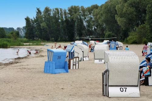 Holiday Home Haffschein M�nkebude - Dos09070-f