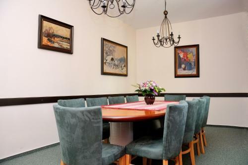 Hotel Leopold Ra?�n