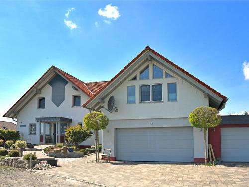 Spacious Apartment In Obernburg Near Forest