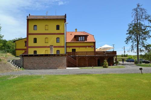 Hostal Penzion Ml�n Sedlec