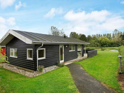 Two-bedroom Holiday Home In Tranek�r 3