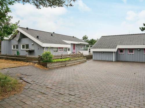 Two-bedroom Holiday Home In Glesborg 6