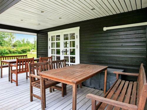 Three-bedroom Holiday Home In H�jslev 8
