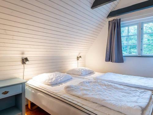 Holiday Home Fan� Lxiv