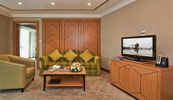 Hotel Retaj Royale