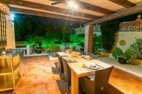 Fully Renovated Deluxe Villa With Fantastic Views