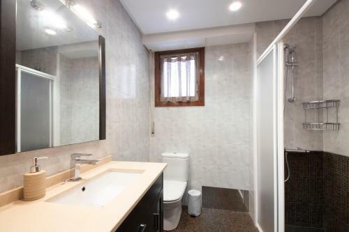 Apartamento Zona Tranquilo Y Verde, Piso Familiar Grande