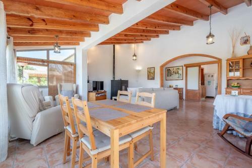 Villa Es Samenteret