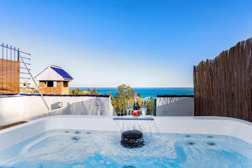 Luxury Villa - Sea Views - Heated Pool - Jacuzzi