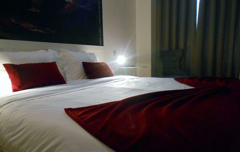 Hotel Lisbon Arsenal Suites