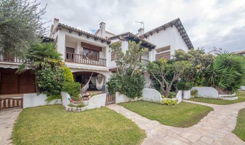 R97 Alorda Park Townhouse