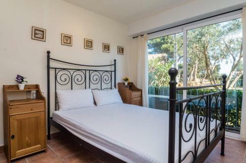 Calella de Palafrugell Apartment Sleeps 4 Air Con