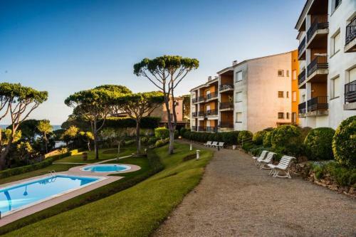 Calella de Palafrugell Apartment Sleeps 7 With Pool