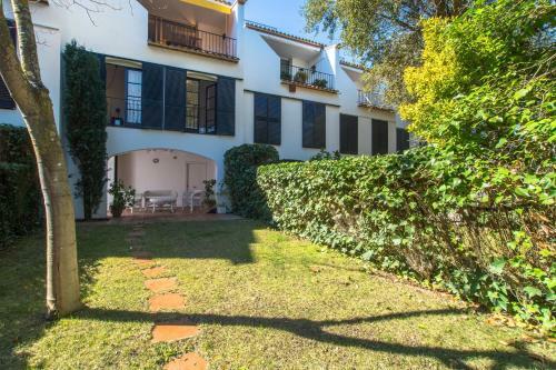 Calella de Palafrugell Holiday Home Sleeps 6 With Pool