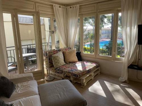 Apartment In Calella de Palafrugell Sleeps 6 With Pool