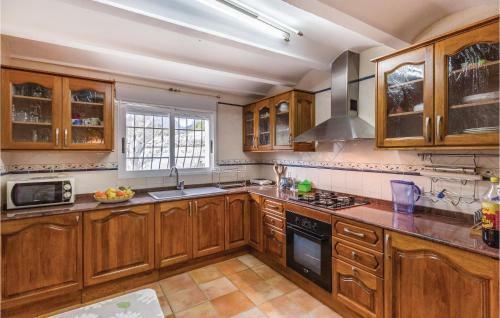 Five-bedroom Holiday Home In Callosa D'en Sarria