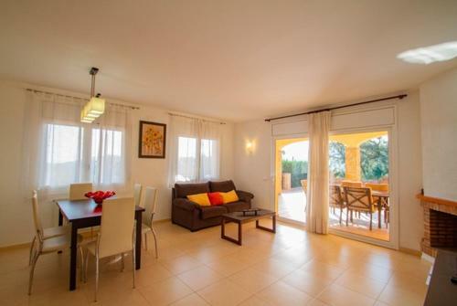 Les Cabanyes Villa Sleeps 6 Pool Wifi