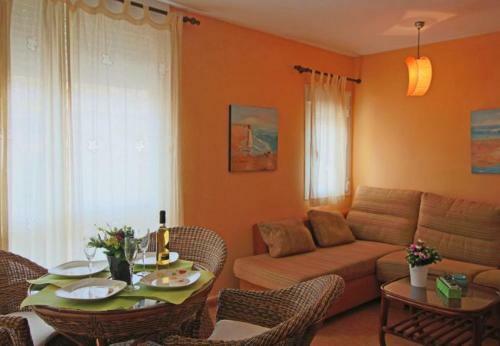 Calpe Apartment Sleeps 3 With Pool Air Con And Wifi