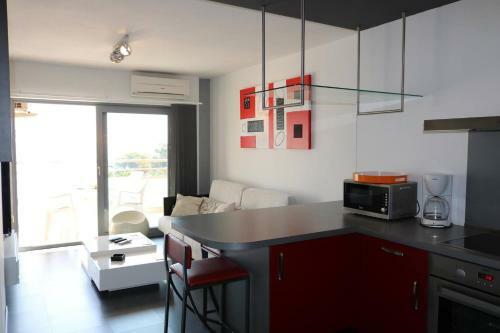 2 Bedrooms Apartment With Sea Views