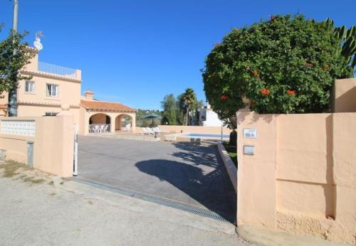 Calpe Villa Sleeps 11 With Pool Air Con And Wifi