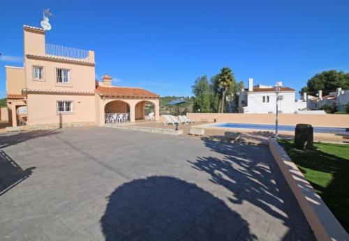Calpe Villa Sleeps 11 With Pool Air Con And Wifi