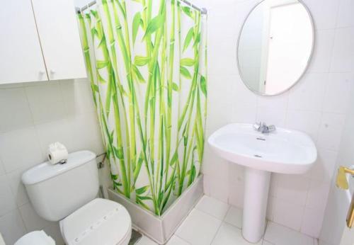Calpe Apartment Sleeps 5 With Pool Air Con And Wifi