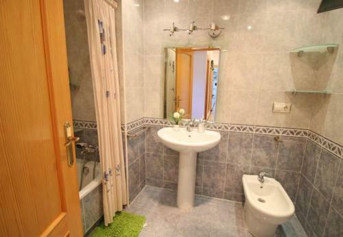 Calpe Apartment Sleeps 5 Pool Air Con