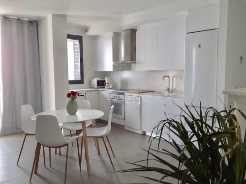 Apartamento Infinium 12b Primera Linea de Playa Arenal