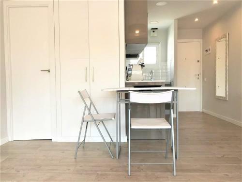 Apartamento Estudio Reformado En Zona Regueral - 123a