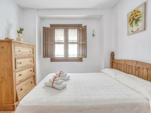 Comfy Holiday Home In Carcabuey With Patio
