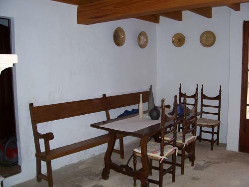 Beautiful Rustic Mallorcan House With Private Pool Near Cas Concos