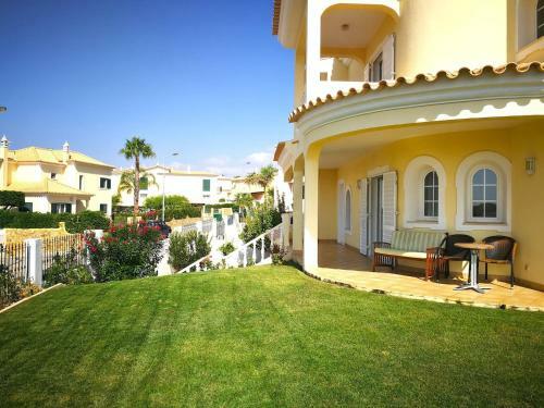 Villa Brady
