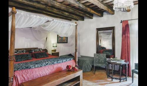 Castelltercol Villa Sleeps 19 With Pool